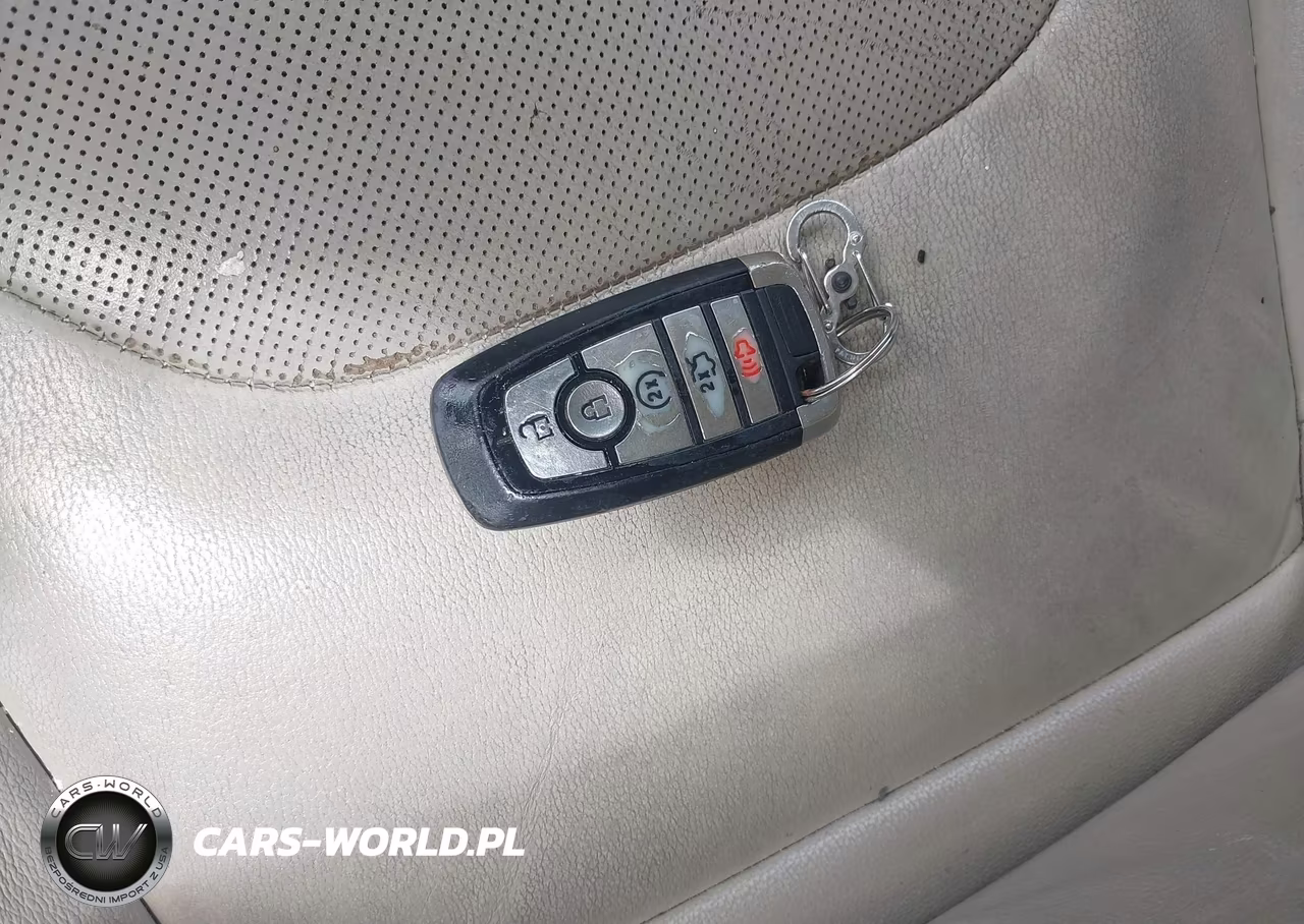 2018 Ford Fusion Hybrid Titanium VIN:3FA6P0RU8JR127811 - 11