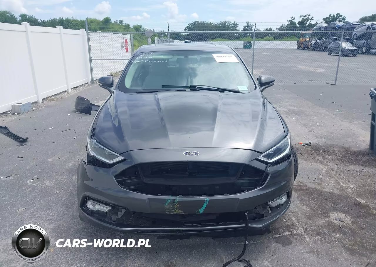 2018 Ford Fusion Hybrid Titanium VIN:3FA6P0RU8JR127811 - 12