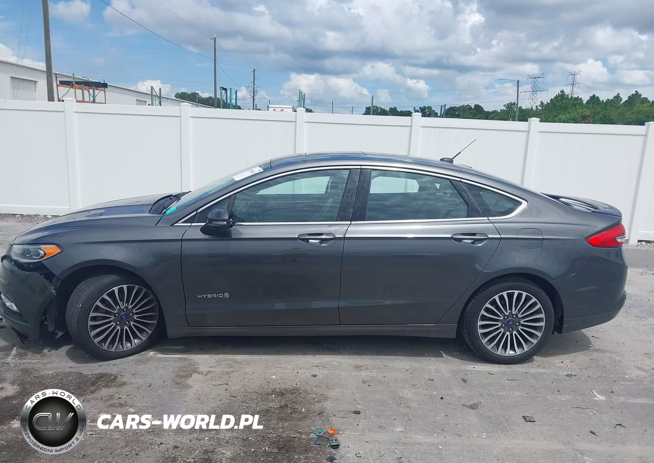 2018 Ford Fusion Hybrid Titanium VIN:3FA6P0RU8JR127811 - 14
