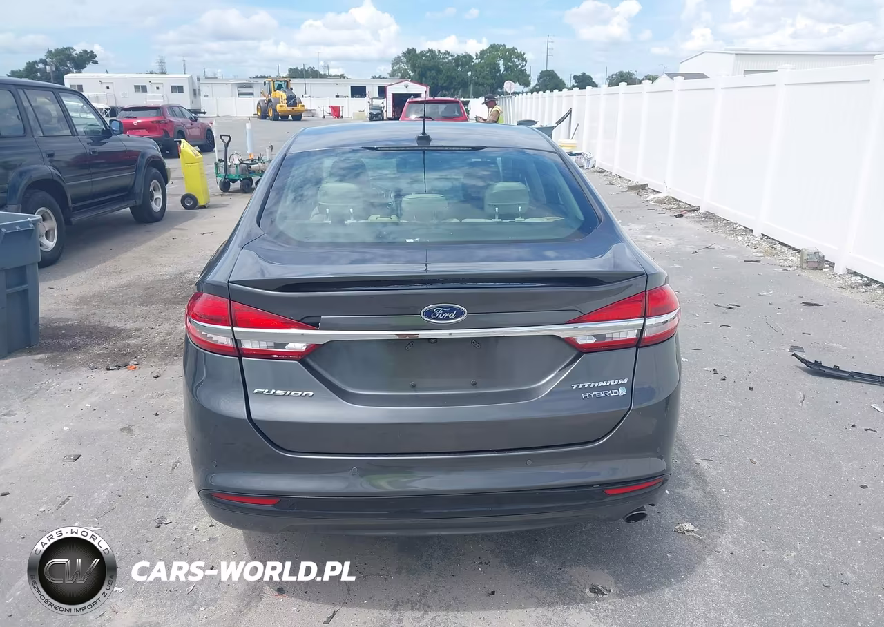 2018 Ford Fusion Hybrid Titanium VIN:3FA6P0RU8JR127811 - 16