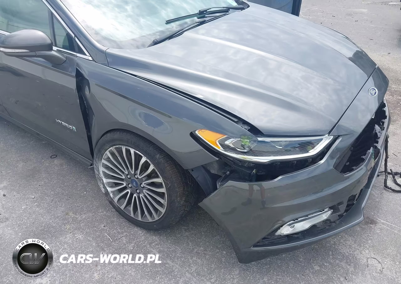 2018 Ford Fusion Hybrid Titanium VIN:3FA6P0RU8JR127811 - 17