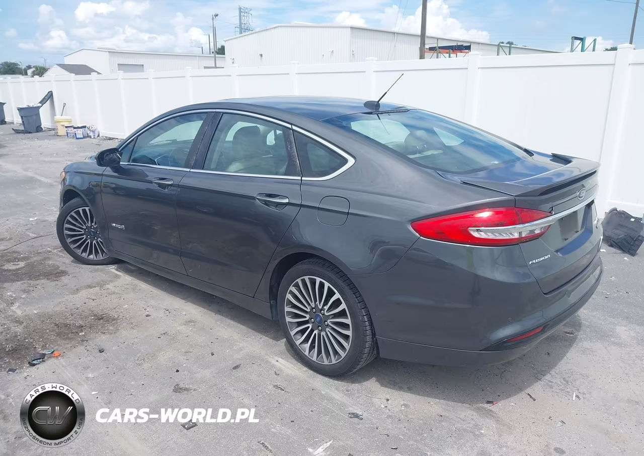 2018 Ford Fusion Hybrid Titanium VIN:3FA6P0RU8JR127811 - 3