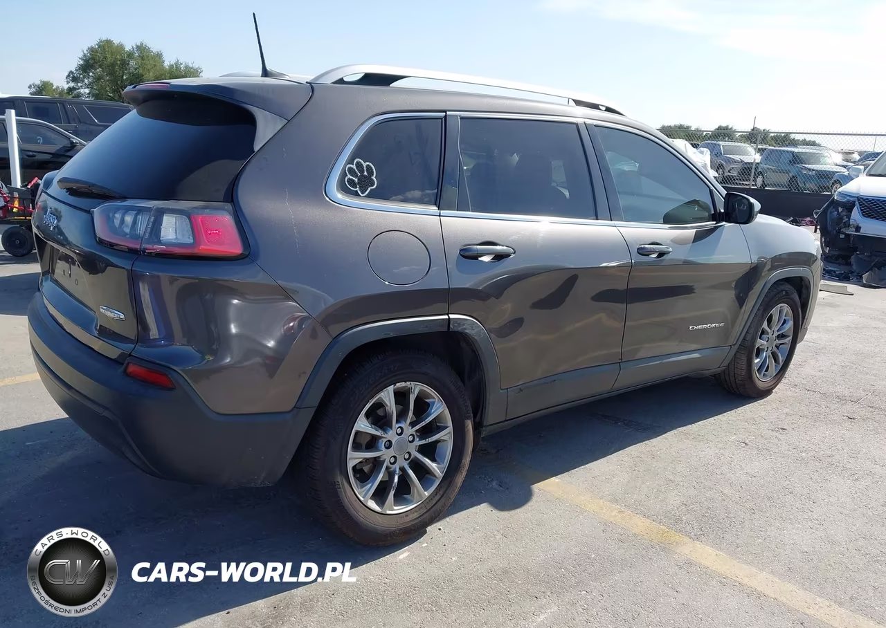 2019 Jeep Cherokee Latitude Plus Fwd VIN:1C4PJLLB0KD176150 - 4