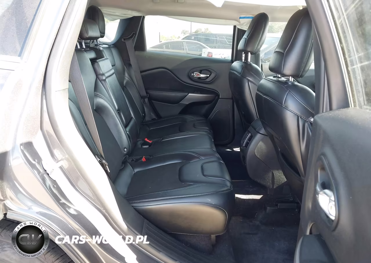 2019 Jeep Cherokee Latitude Plus Fwd VIN:1C4PJLLB0KD176150 - 8