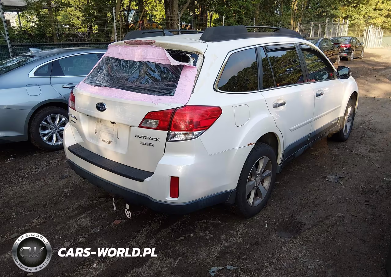 2013 Subaru Outback 3.6R Limited VIN:4S4BRDSC3D2311781 - 4