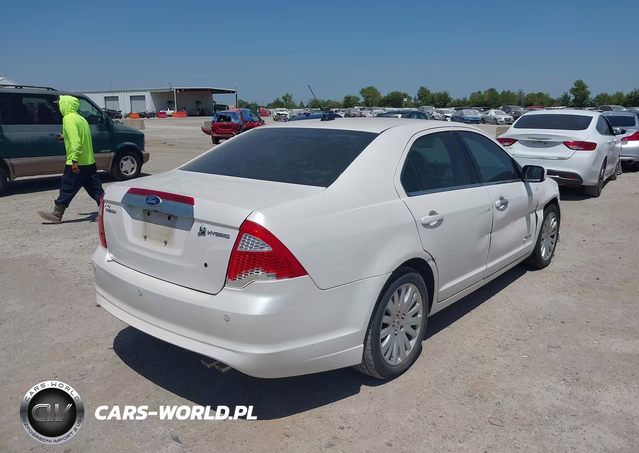 2010 Ford Fusion Hybrid VIN:3FADP0L38AR366461 - 4