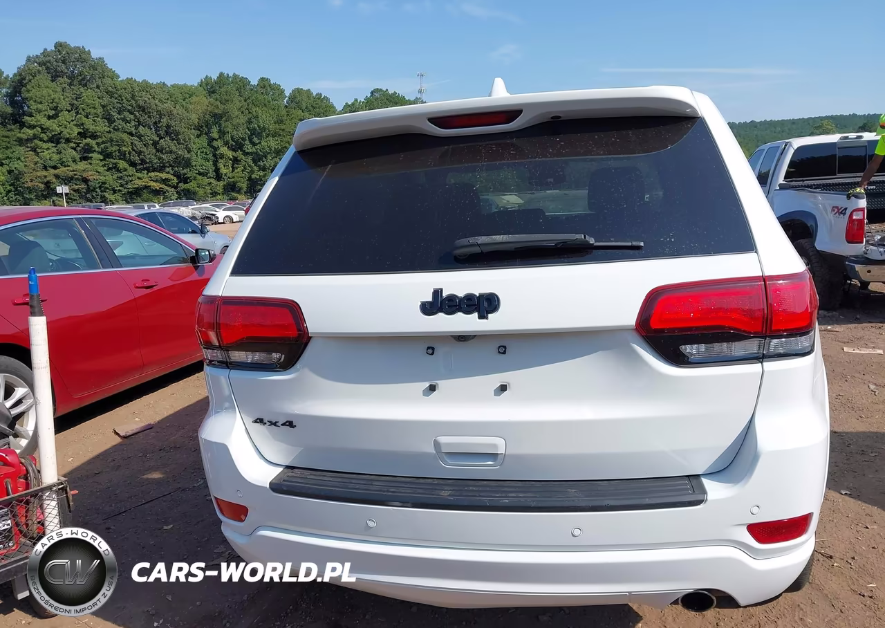 2020 Jeep Grand Cherokee Altitude 4X4 VIN:1C4RJFAG3LC272953 - 17