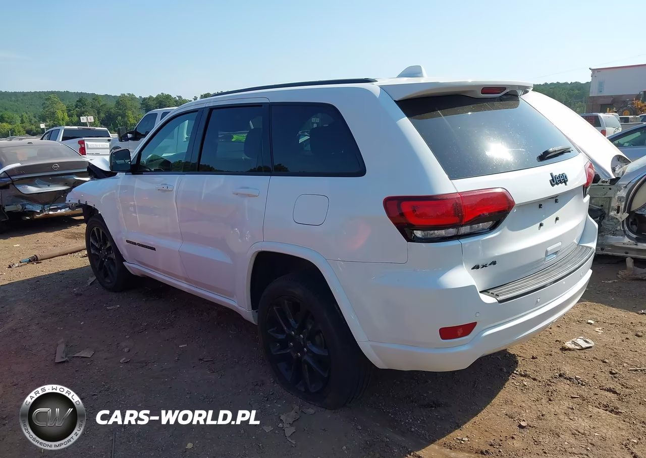 2020 Jeep Grand Cherokee Altitude 4X4 VIN:1C4RJFAG3LC272953 - 3