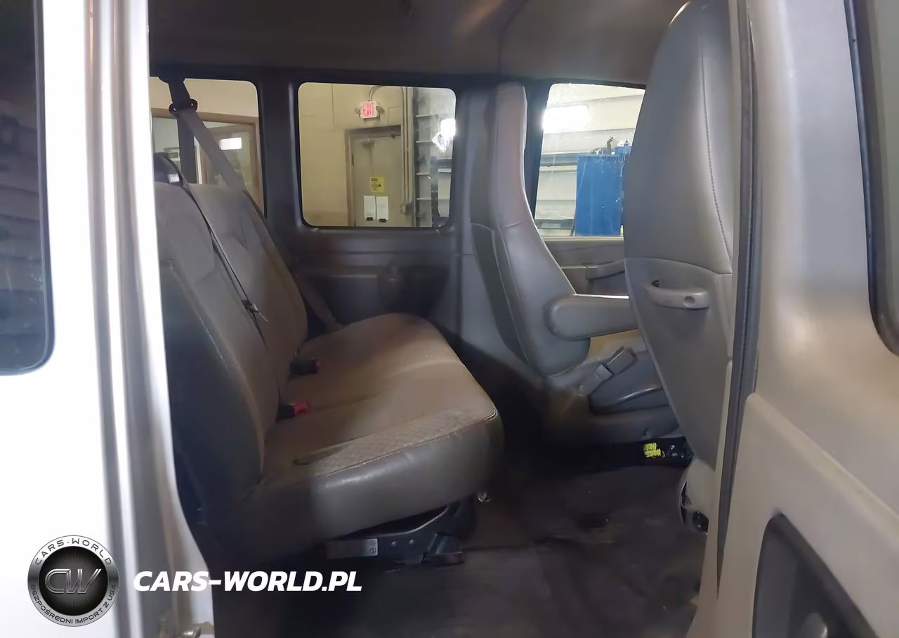2018 Chevrolet Express 2500 Ls VIN:1GAWGEFG4J1289170 - 8
