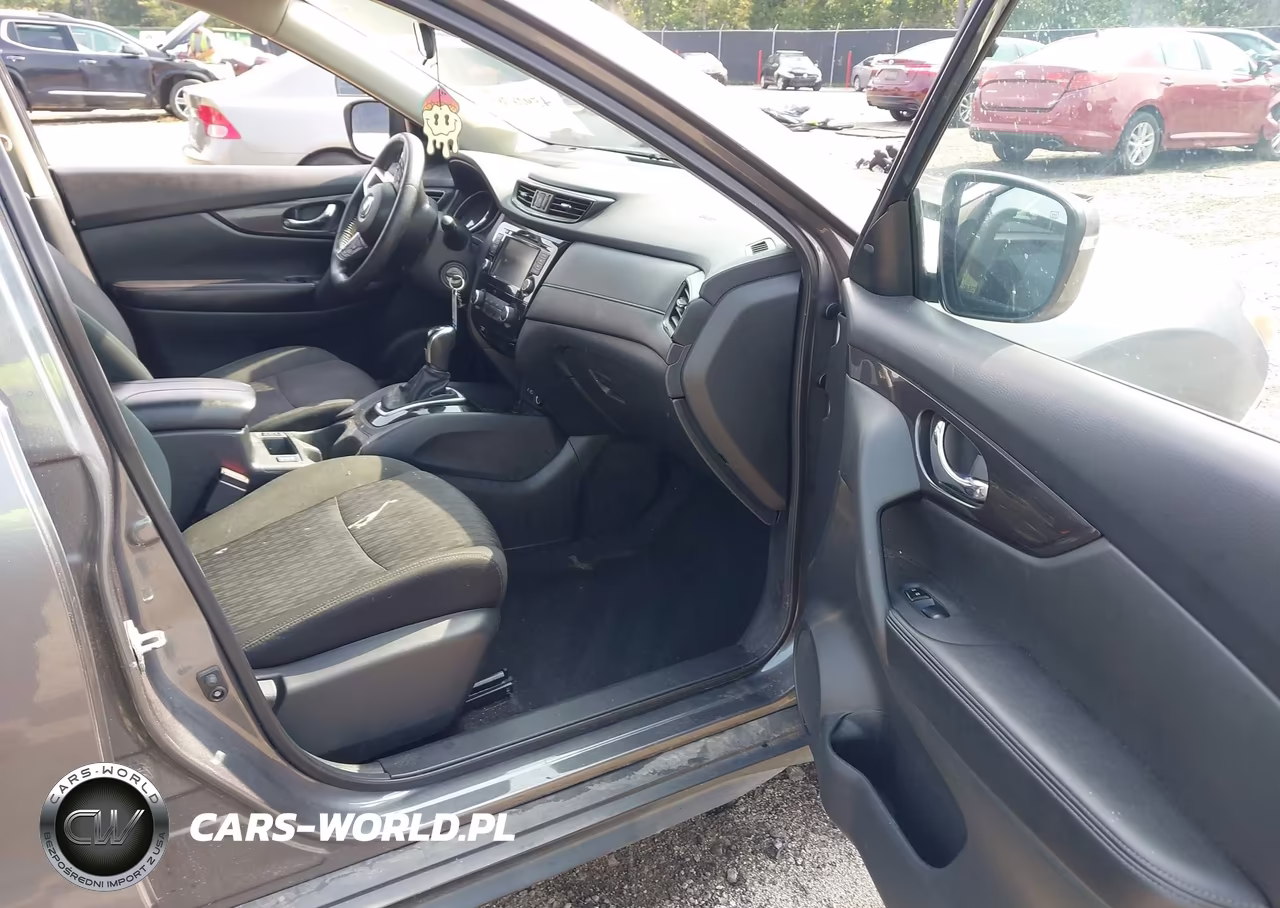 2019 Nissan Rogue S VIN:5N1AT2MT3KC844817 - 5