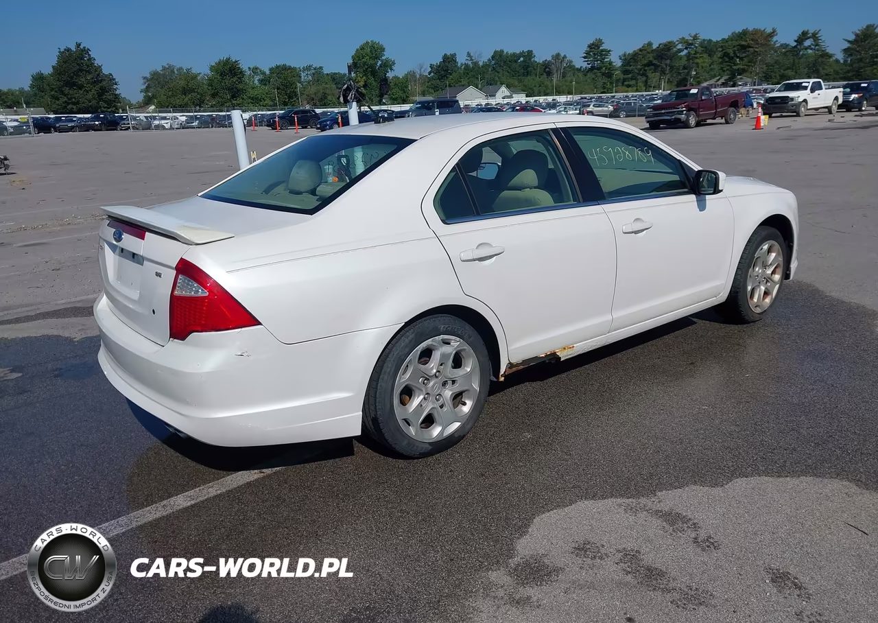 2011 Ford Fusion Se VIN:3FAHP0HAXBR138990 - 4
