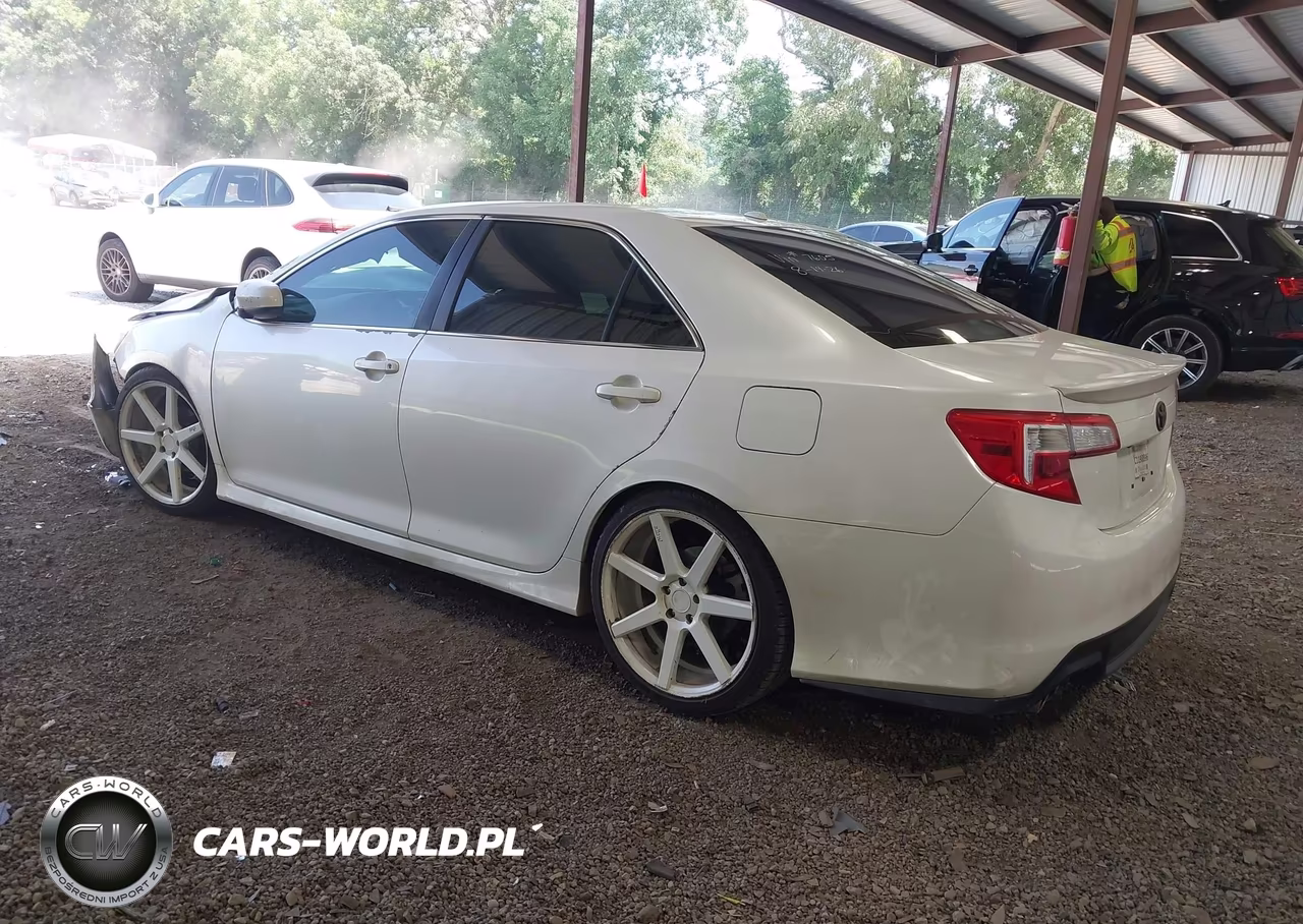 2014 Toyota Camry Se V6 VIN:4T1BK1FK6EU027605 - 3
