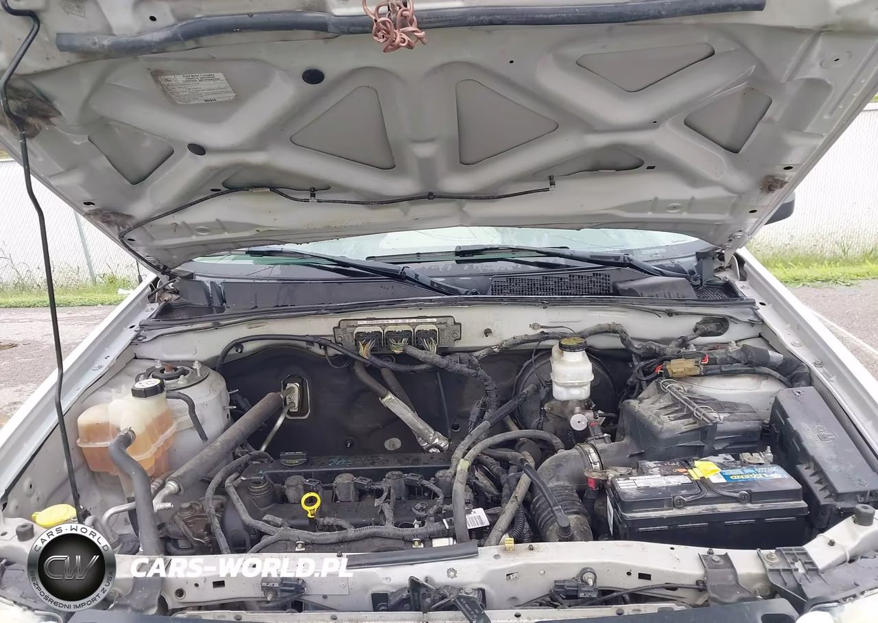 2010 Ford Escape Xls VIN:1FMCU9C72AKD33557 - 10
