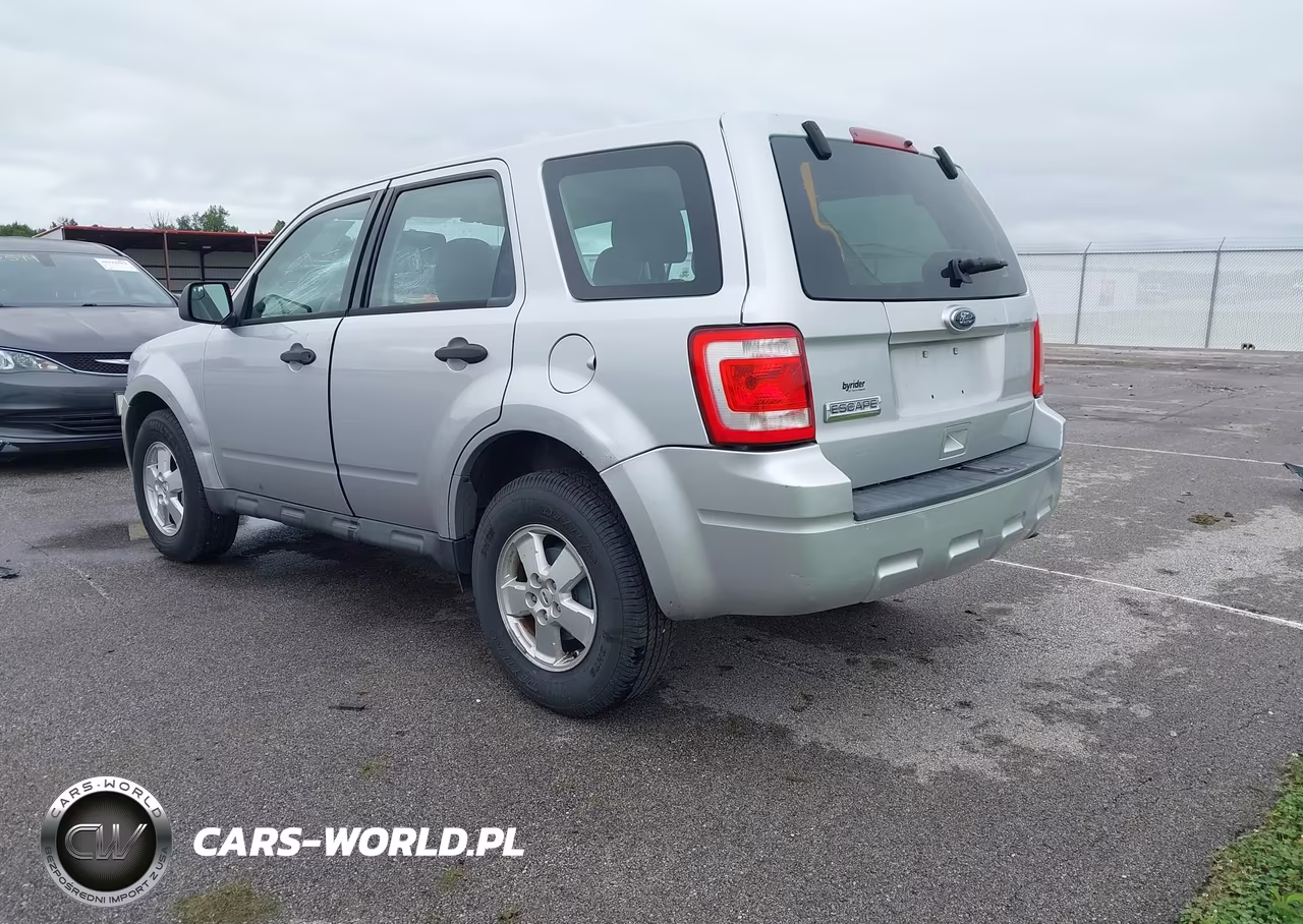 2010 Ford Escape Xls VIN:1FMCU9C72AKD33557 - 3