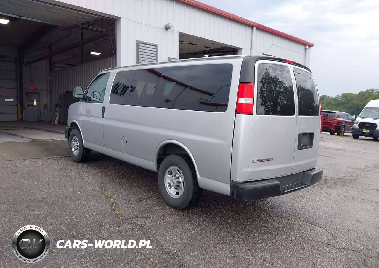2024 Chevrolet Express Passenger Rwd 2500 Regular Wheelbase Ls VIN:1GAWGEFP7R1158116 - 3