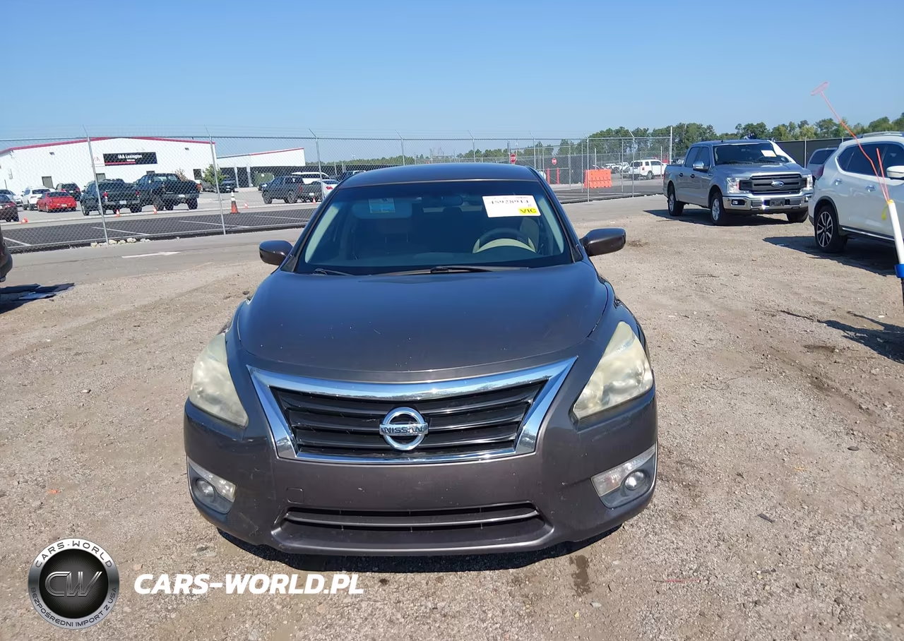 2014 Nissan Altima 2.5 S VIN:1N4AL3AP3EC121240 - 12
