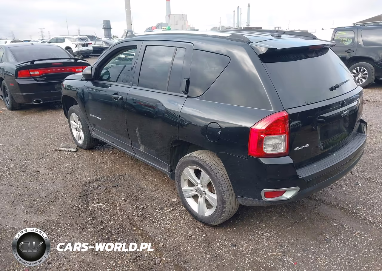 2013 Jeep Compass Latitude VIN:1C4NJDEB1DD101454 - 3