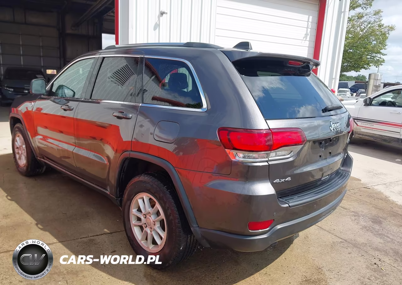 2020 Jeep Grand Cherokee Laredo E 4X4 VIN:1C4RJFAG4LC193985 - 3