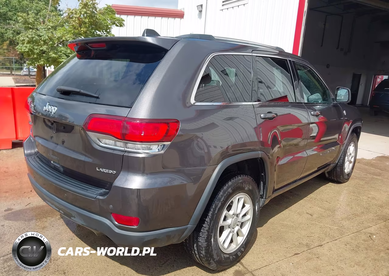 2020 Jeep Grand Cherokee Laredo E 4X4 VIN:1C4RJFAG4LC193985 - 4