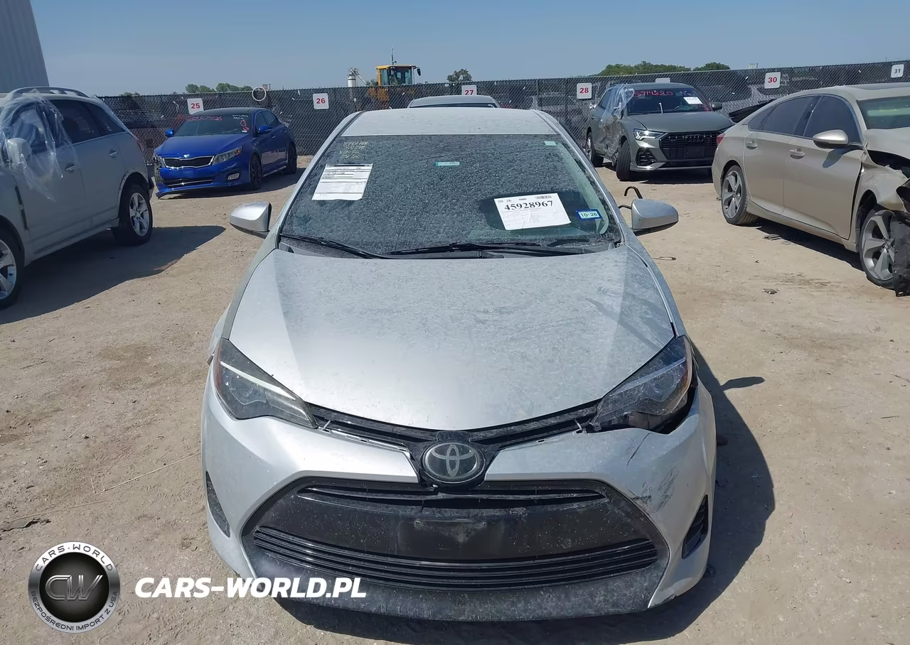2018 Toyota Corolla Le VIN:2T1BURHEXJC987117 - 12