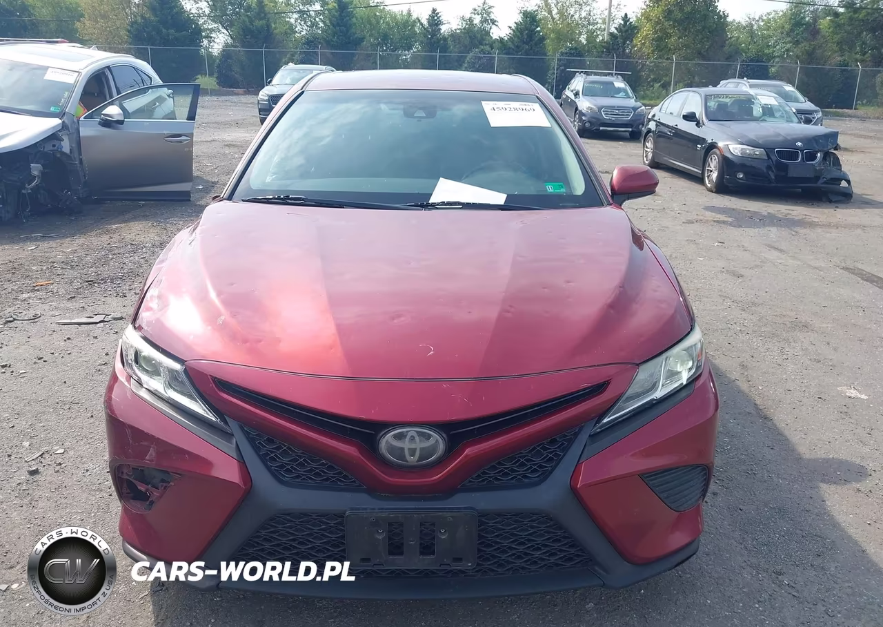 2018 Toyota Camry L VIN:4T1B11HK3JU620137 - 12