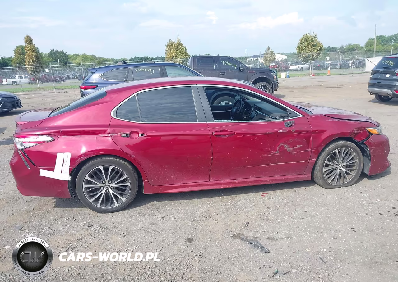 2018 Toyota Camry L VIN:4T1B11HK3JU620137 - 6