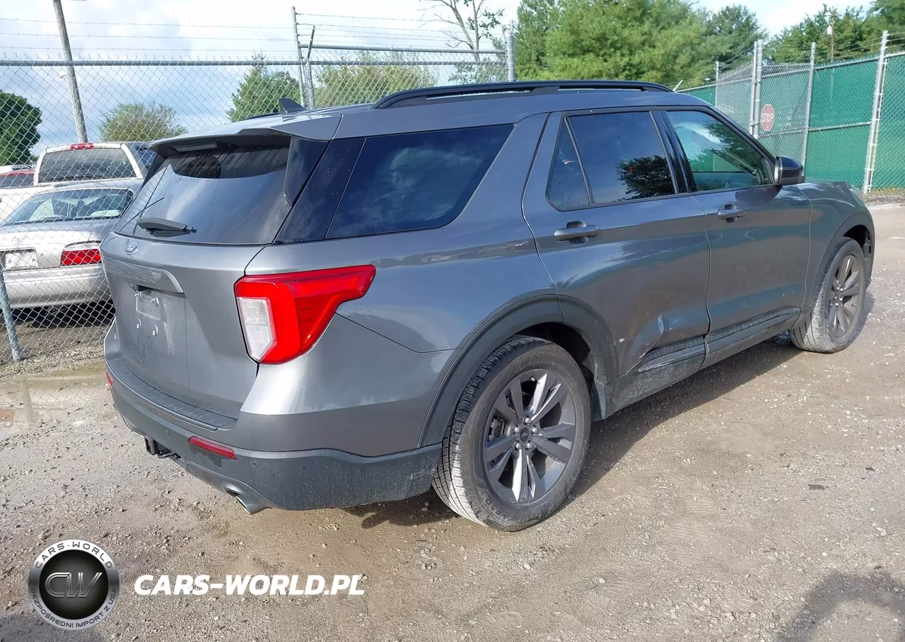 2022 Ford Explorer Xlt VIN:1FMSK7DH6NGA72116 - 4