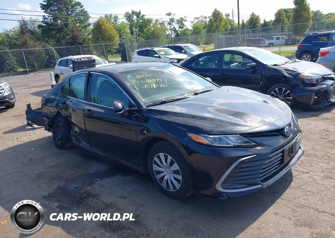 2024 Toyota Camry Hybrid Le – zdjęcie 1 z 17