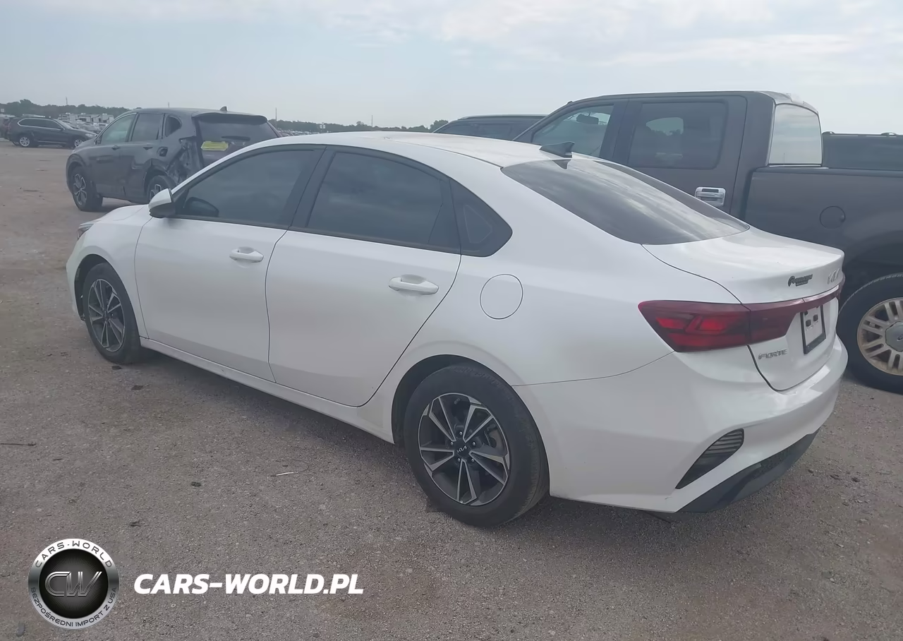 2024 Kia Forte Lxs VIN:3KPF24AD7RE695529 - 3