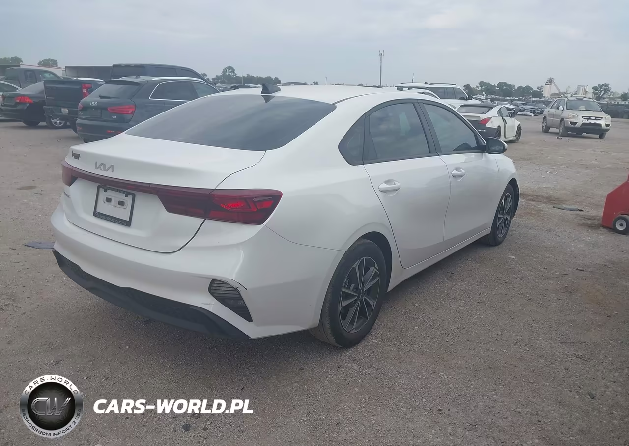 2024 Kia Forte Lxs VIN:3KPF24AD7RE695529 - 4