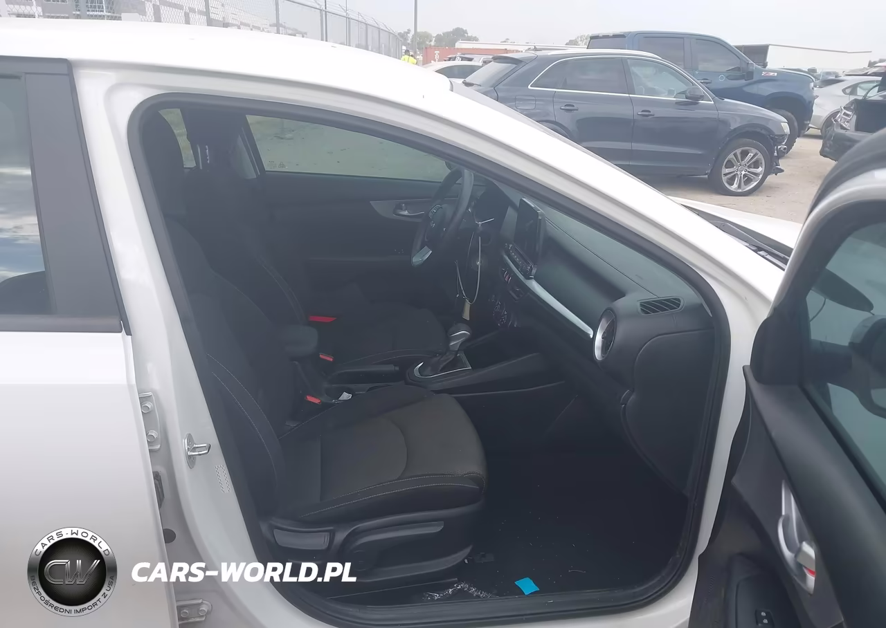 2024 Kia Forte Lxs VIN:3KPF24AD7RE695529 - 5