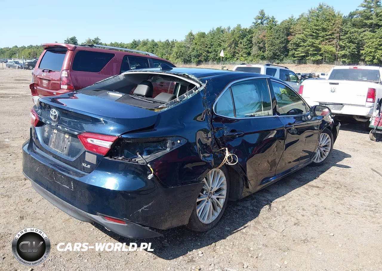 2019 Toyota Camry Xle VIN:4T1B11HK1KU794077 - 18