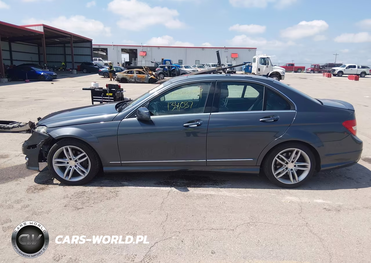 2014 Mercedes-Benz C 250 Sport VIN:WDDGF4HB0EA940641 - 14