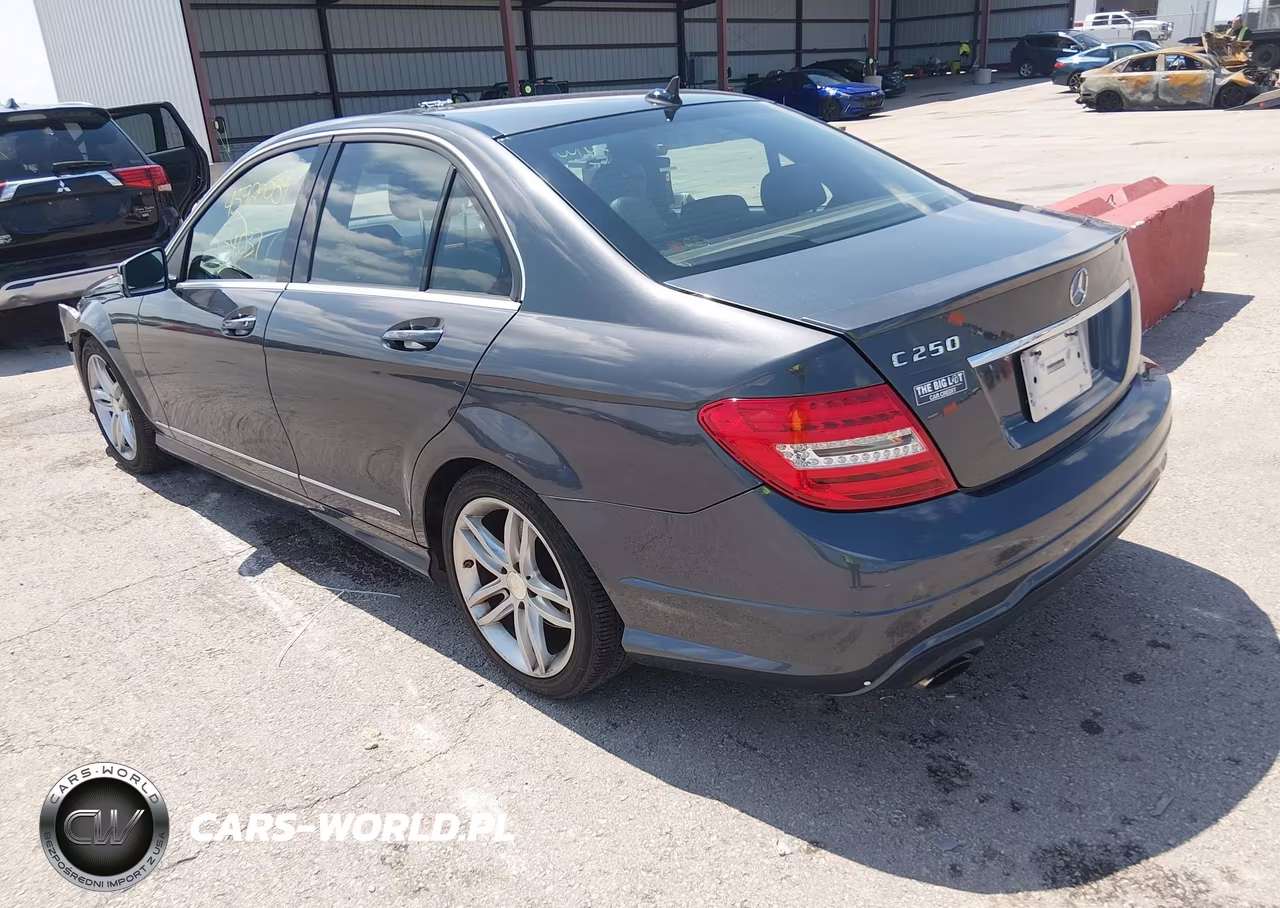 2014 Mercedes-Benz C 250 Sport VIN:WDDGF4HB0EA940641 - 3