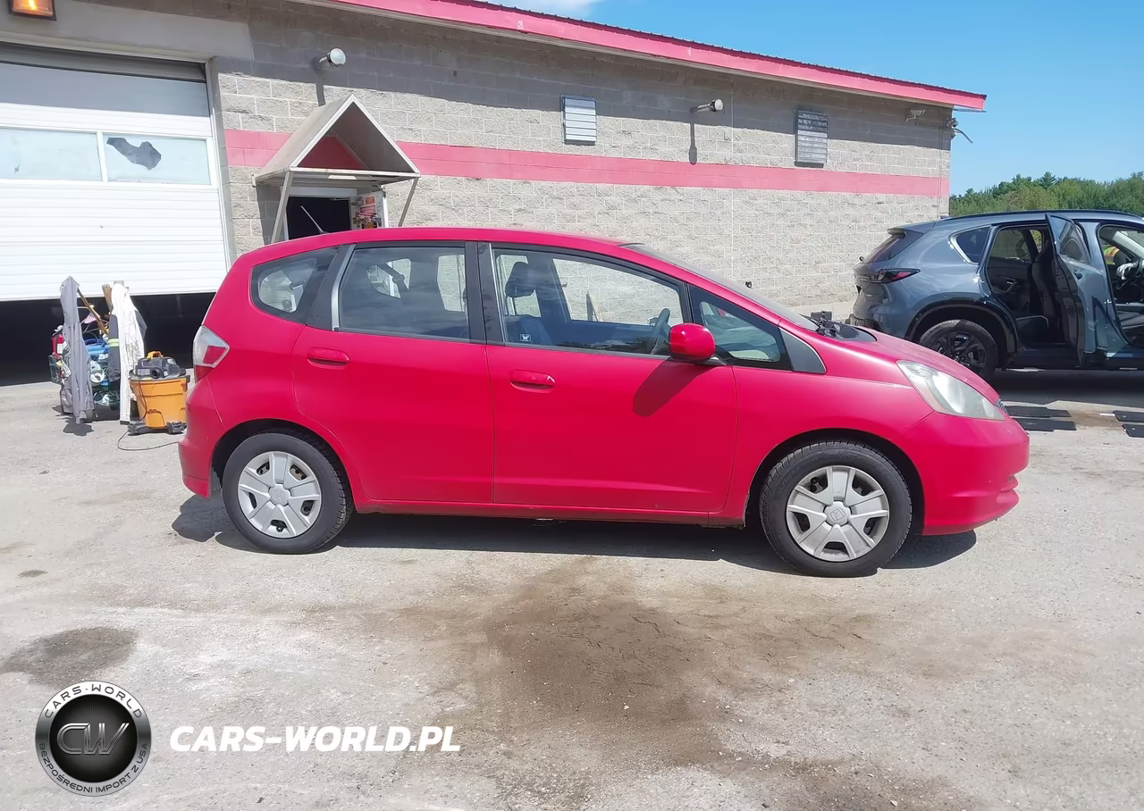 2013 Honda Fit VIN:JHMGE8H32DC011839 - 12