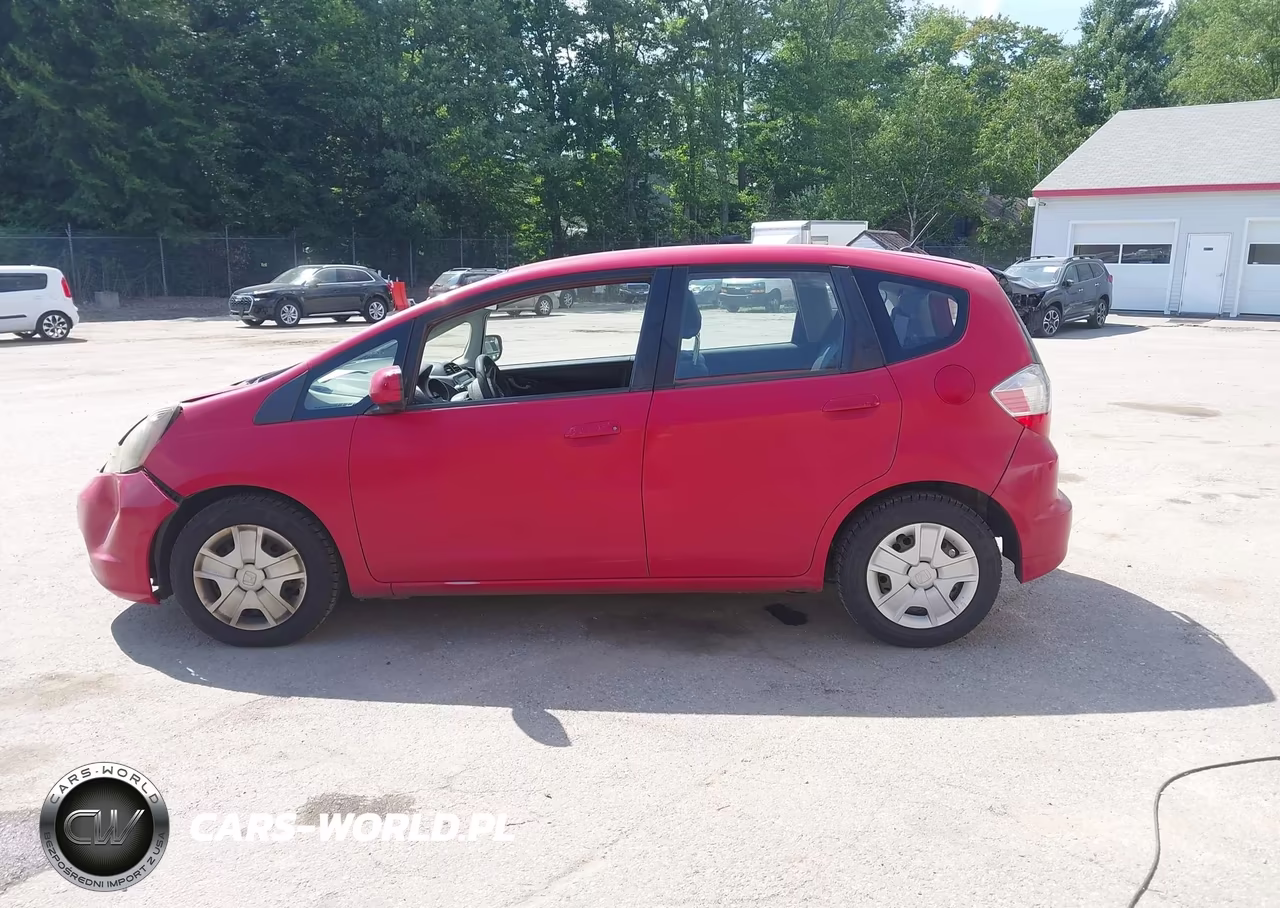 2013 Honda Fit VIN:JHMGE8H32DC011839 - 13