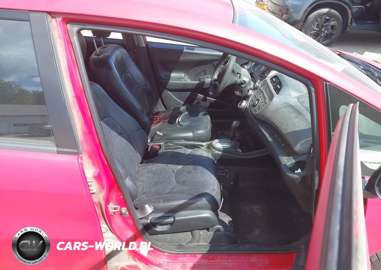 2013 Honda Fit VIN:JHMGE8H32DC011839 - 5
