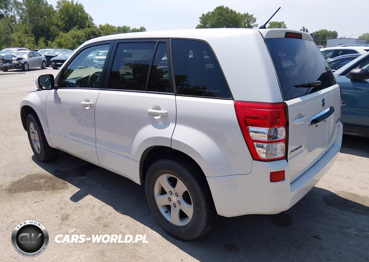 2013 Suzuki Grand Vitara Premium VIN:JS3TD0D65D4100143 - 3