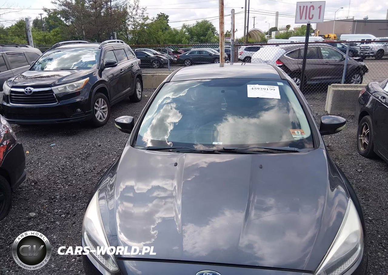 2015 Ford Focus Se VIN:1FADP3K2XFL212883 - 6