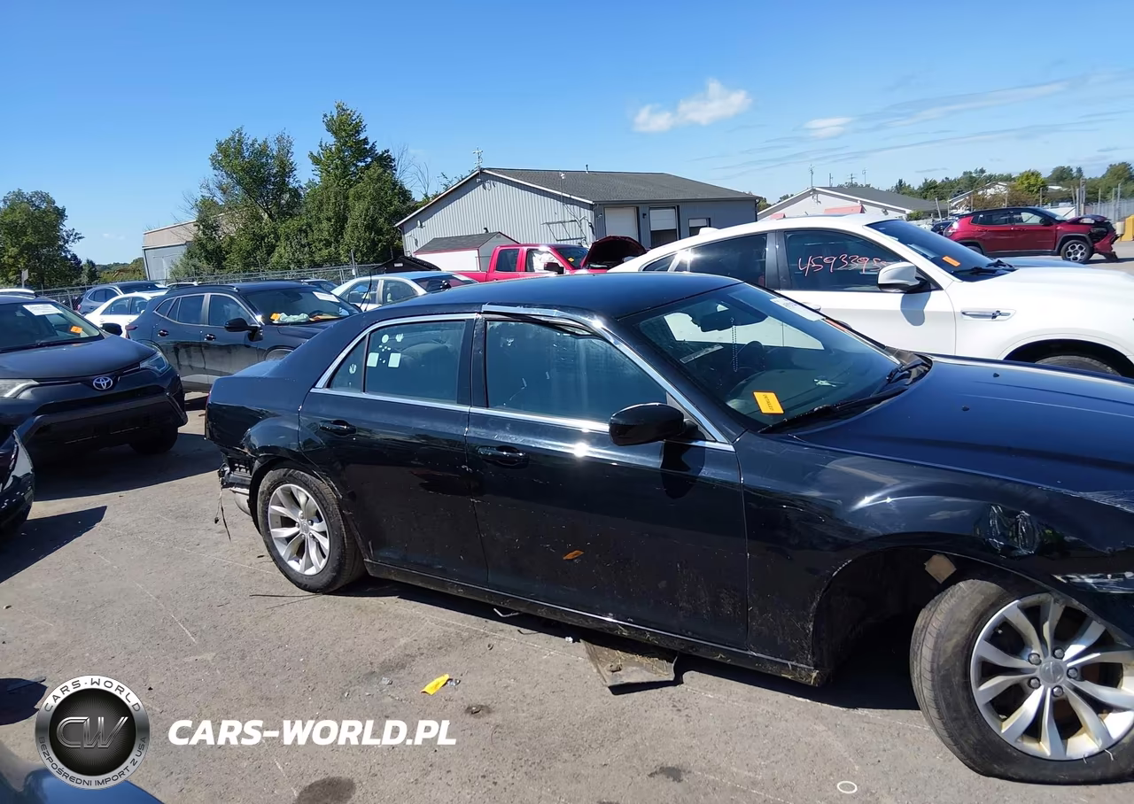 2021 Chrysler 300 Touring VIN:2C3CCAAG3MH654101 - 14