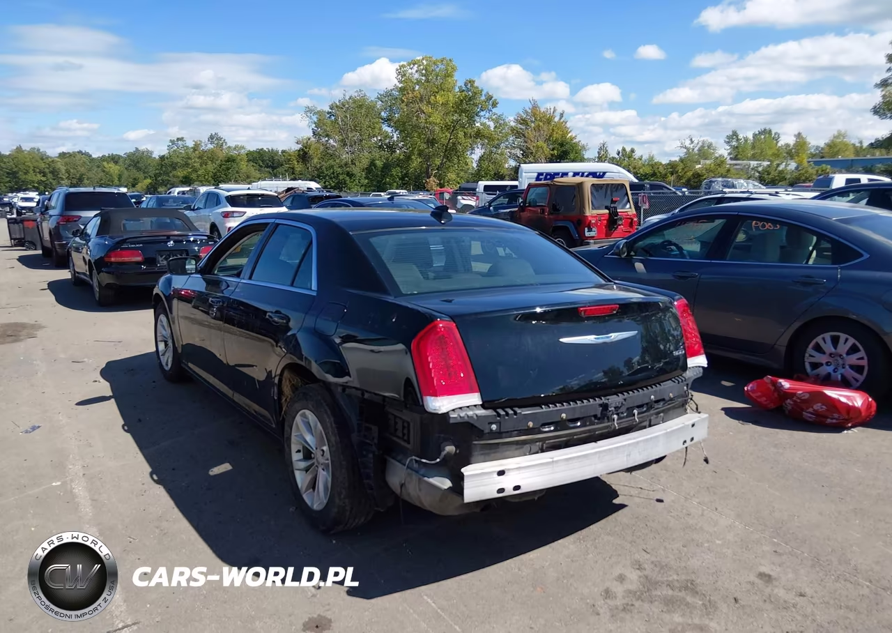 2021 Chrysler 300 Touring VIN:2C3CCAAG3MH654101 - 3