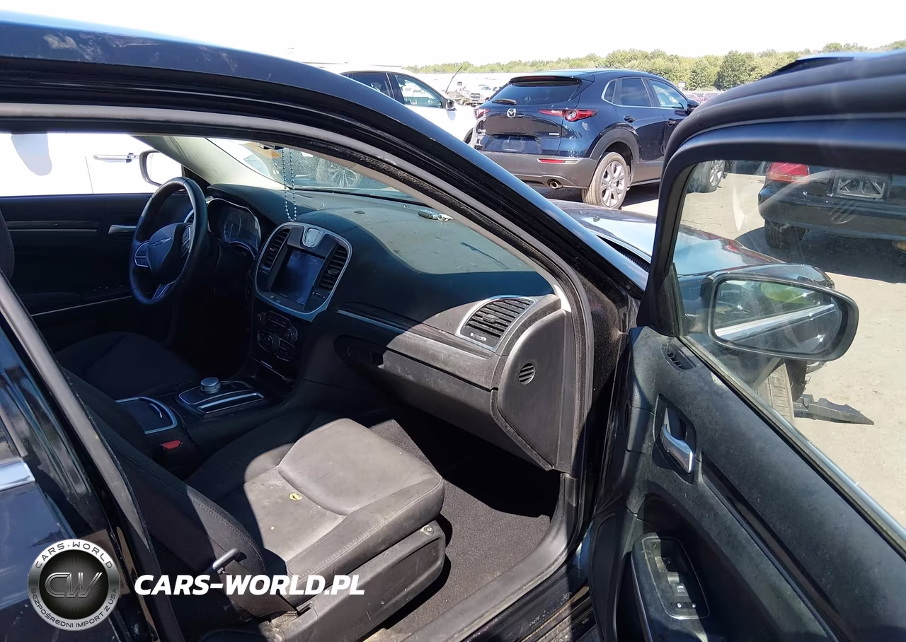 2021 Chrysler 300 Touring VIN:2C3CCAAG3MH654101 - 5