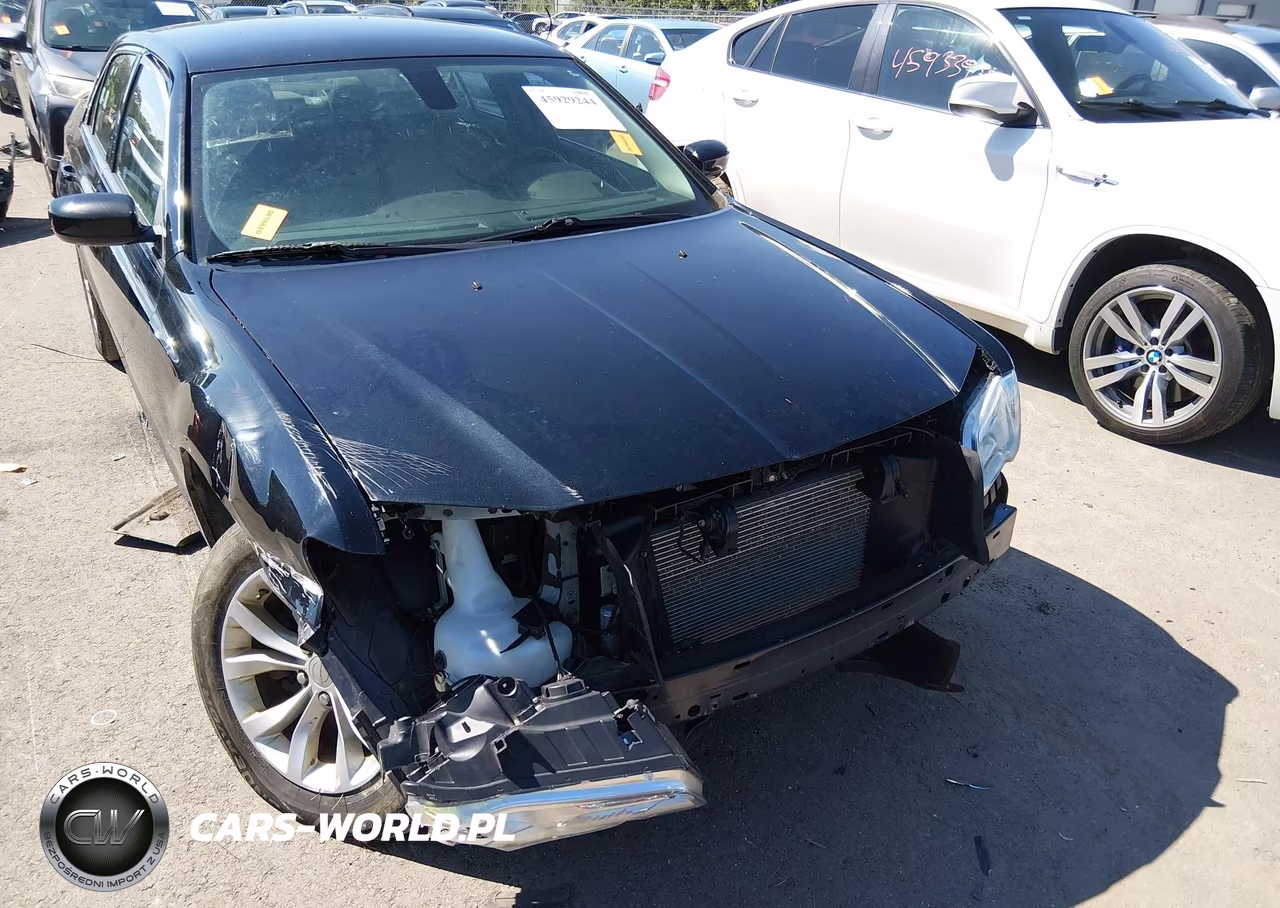 2021 Chrysler 300 Touring VIN:2C3CCAAG3MH654101 - 6
