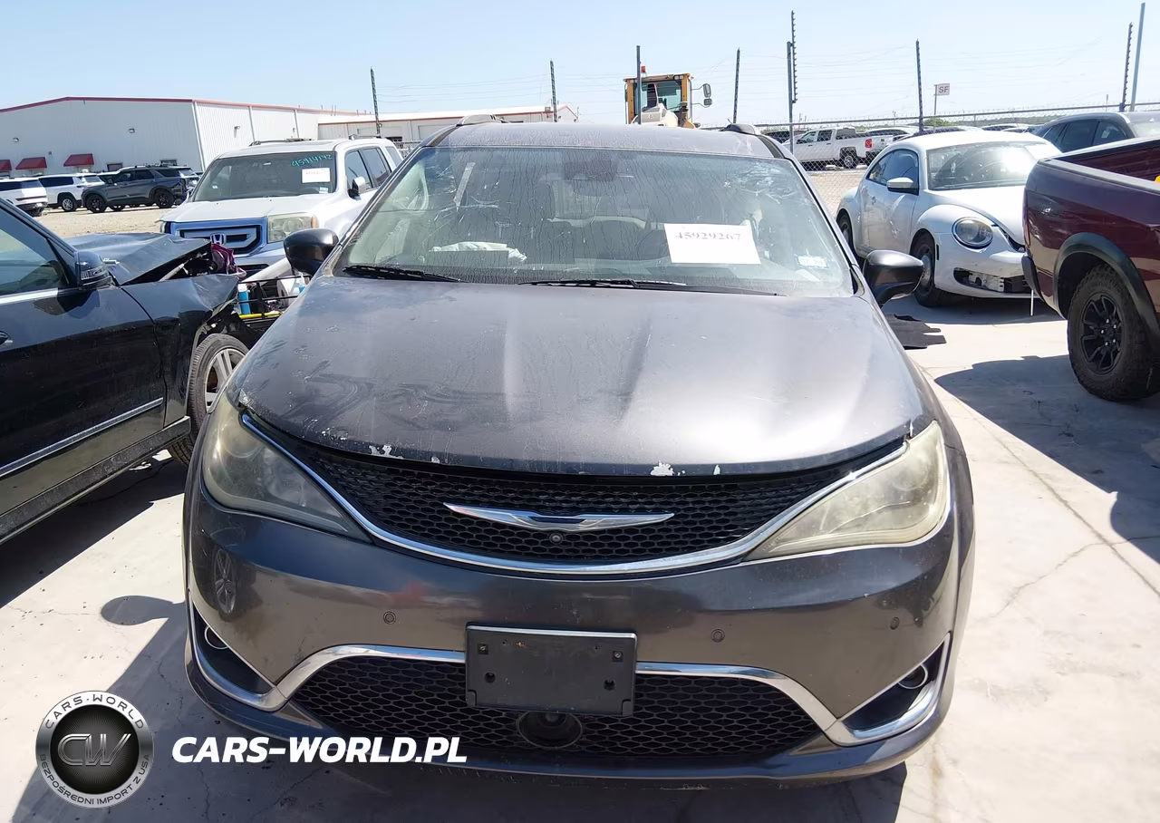 2017 Chrysler Pacifica Touring-L Plus VIN:2C4RC1EG9HR622575 - 13