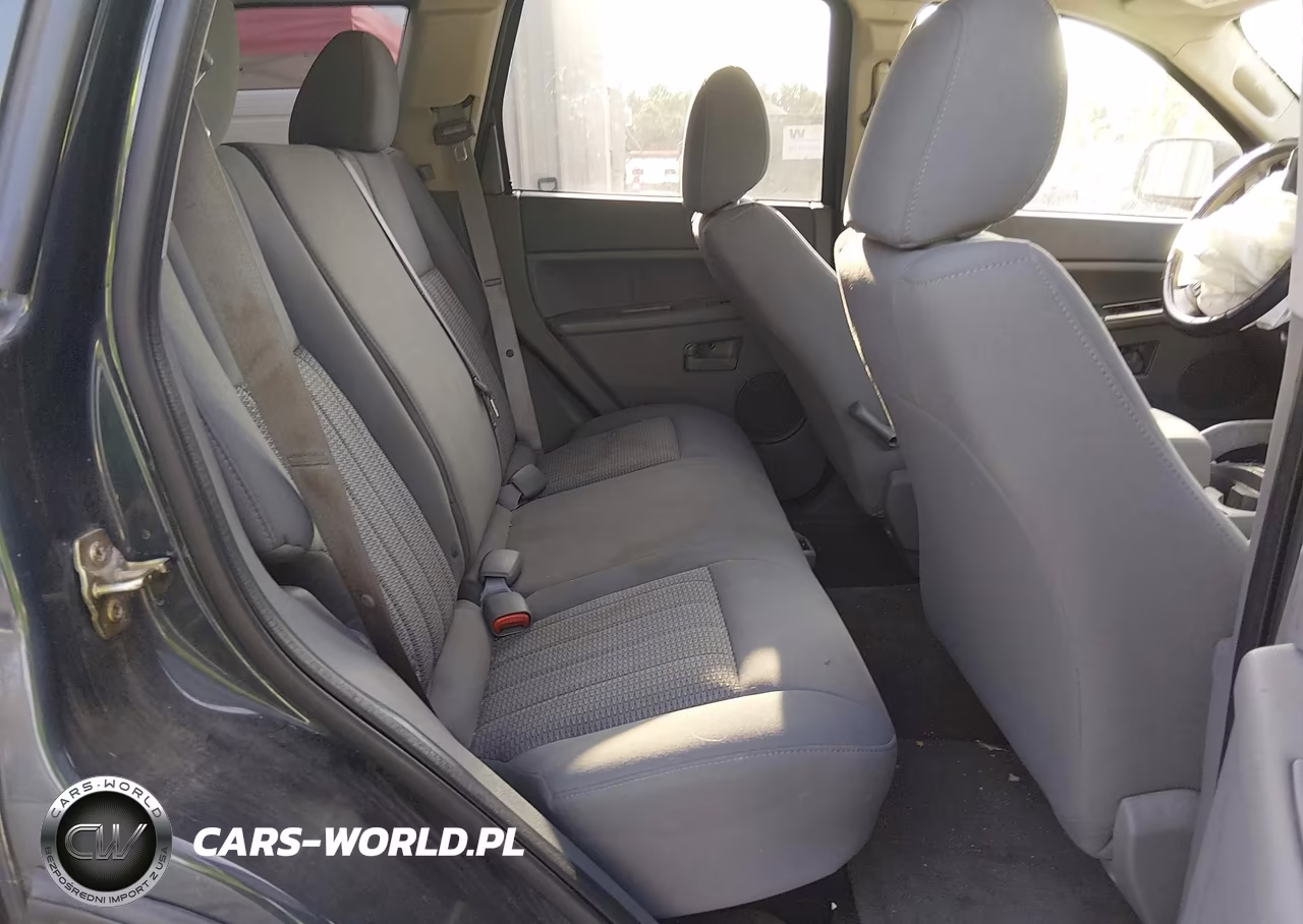 2007 Jeep Grand Cherokee Laredo VIN:1J8GR48K97C500435 - 8
