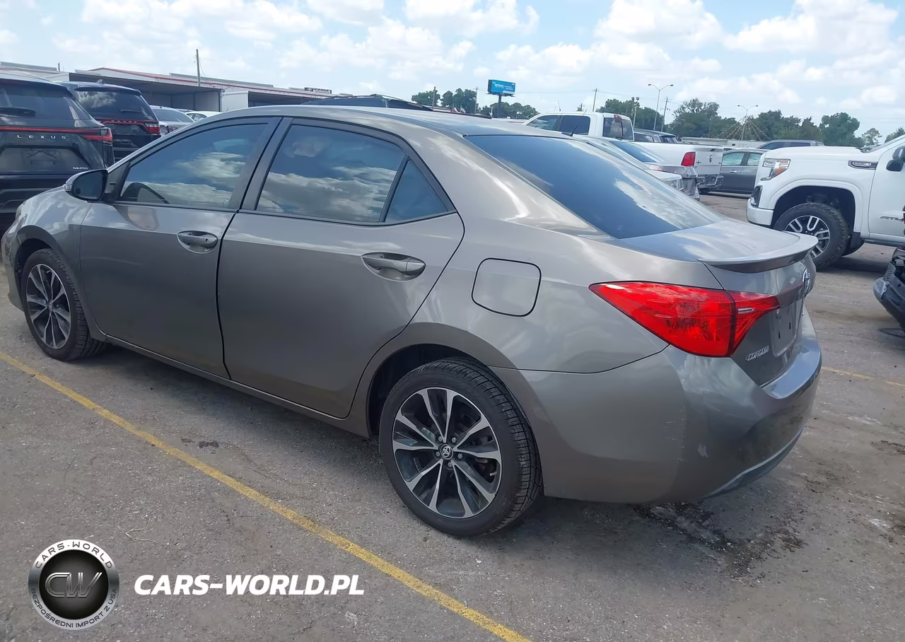 2017 Toyota Corolla Se VIN:5YFBURHE8HP732833 - 3