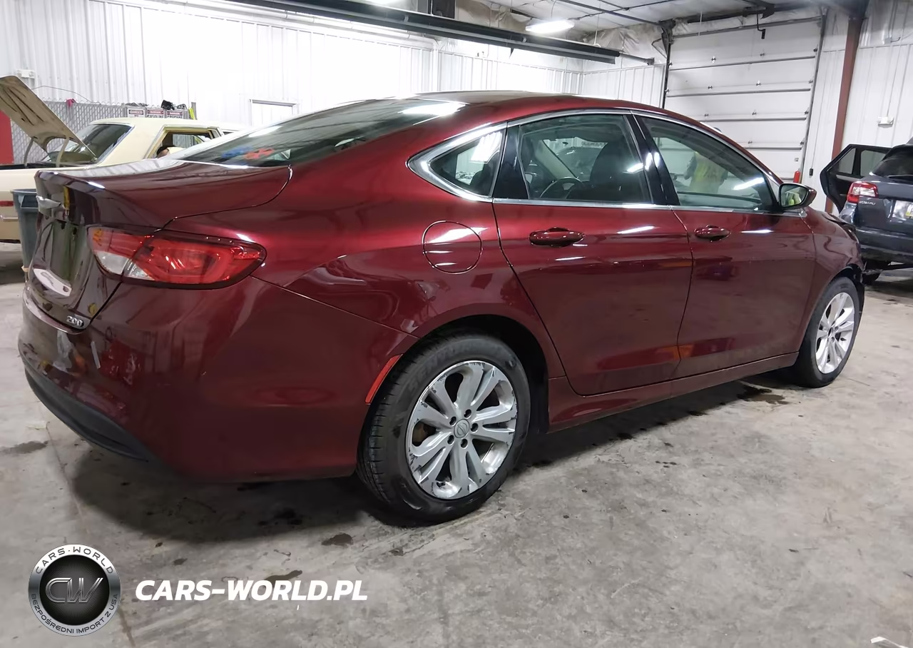 2017 Chrysler 200 Touring VIN:1C3CCCFB3HN509372 - 4