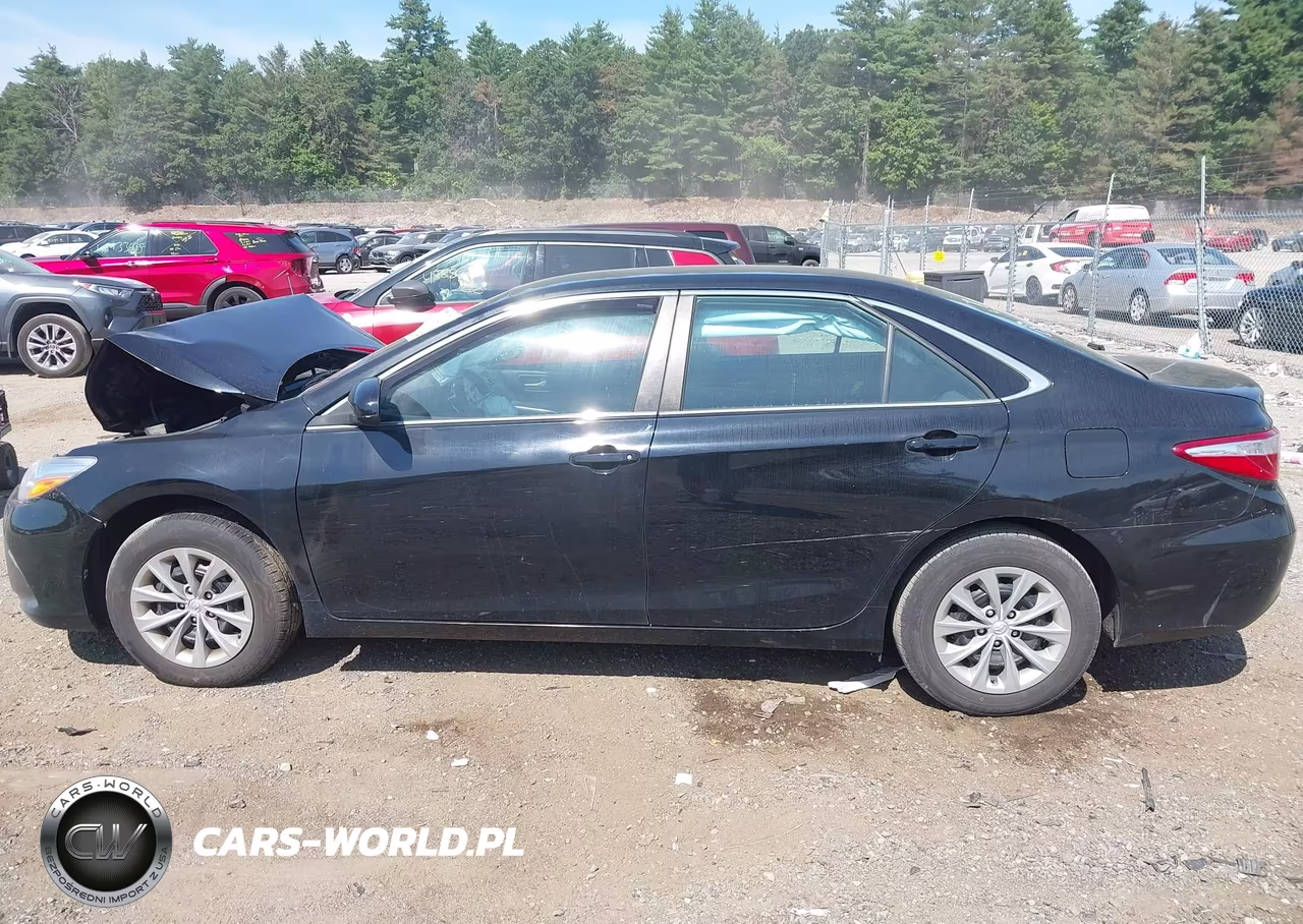 2017 Toyota Camry Le VIN:4T1BF1FK6HU723924 - 15