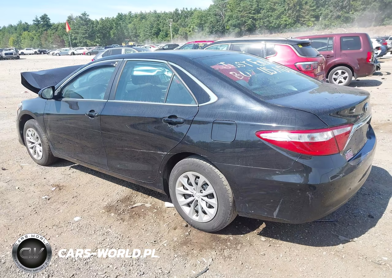 2017 Toyota Camry Le VIN:4T1BF1FK6HU723924 - 3