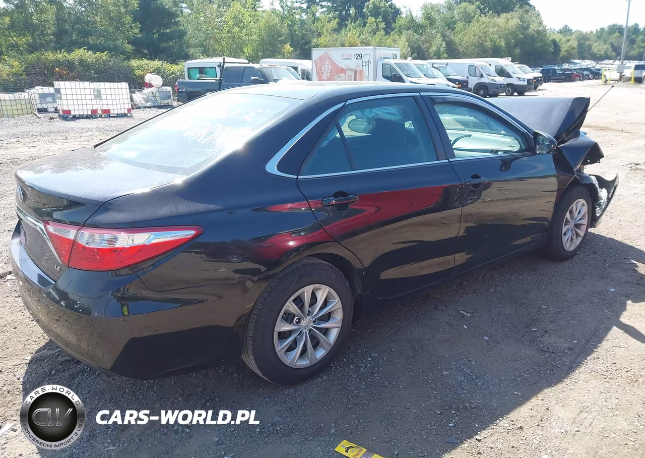 2017 Toyota Camry Le VIN:4T1BF1FK6HU723924 - 4